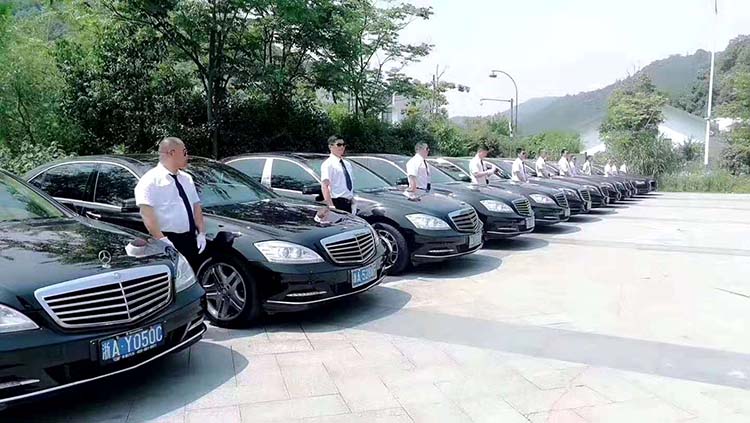 殡仪车