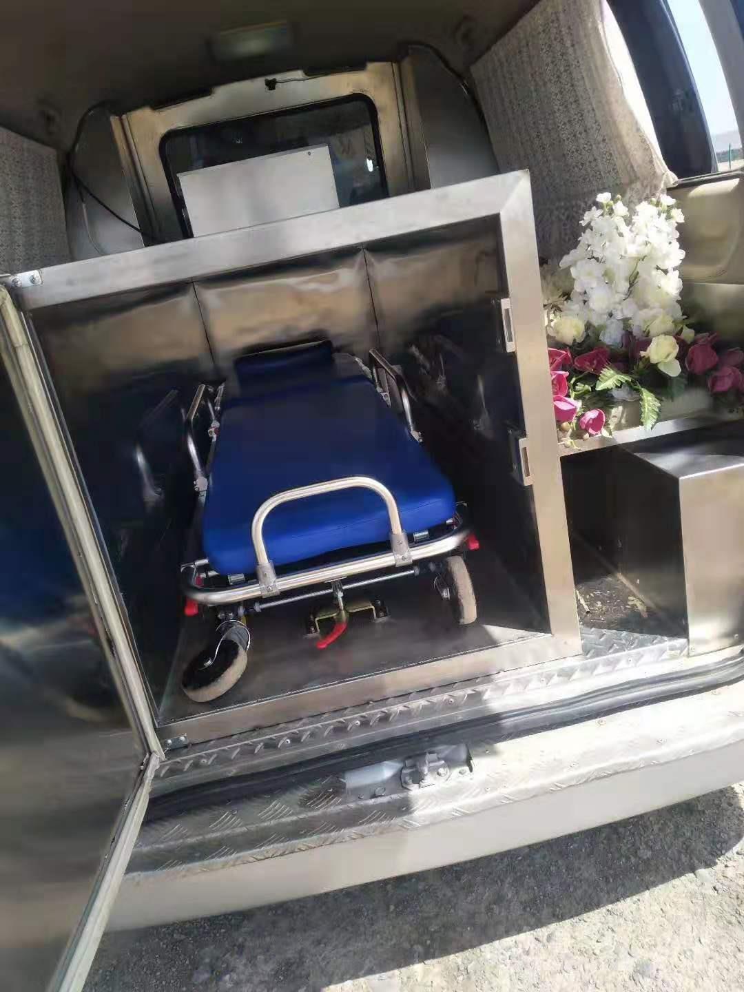殡仪馆车